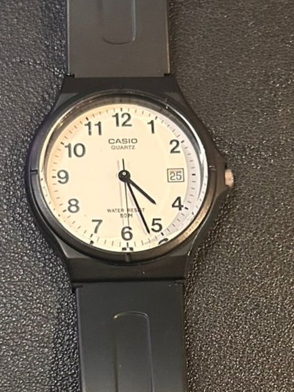Casio MW-59-7B Men's Analogue Quartz Watch with Resin Strap, Black/White, Strap.